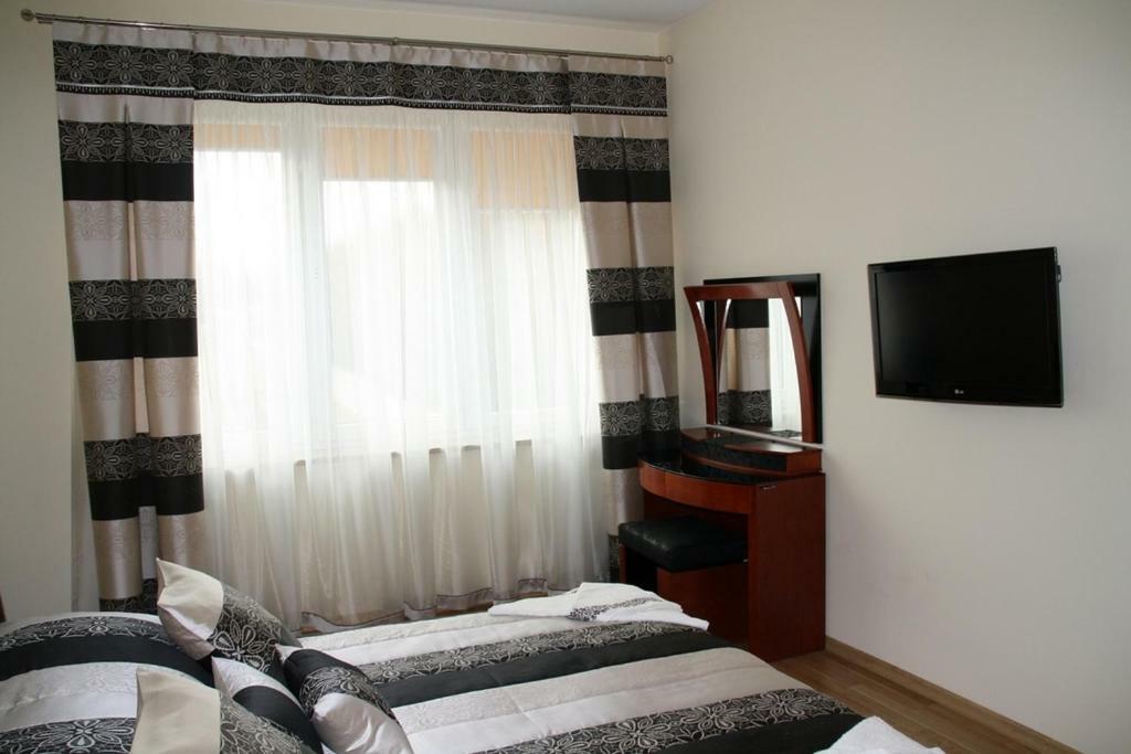 Hotel For You Pabianice Dış mekan fotoğraf